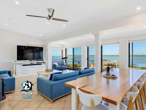 Absolute Water Frontage W/ Jetty + Boat Ramp - Perth Resorts 0