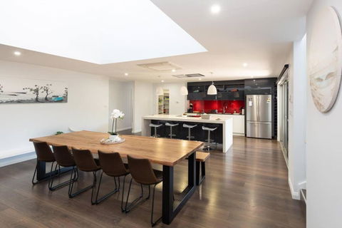 Absolute Waterfront, Amazing Views, Maloneys Beach - Accommodation Perth 3