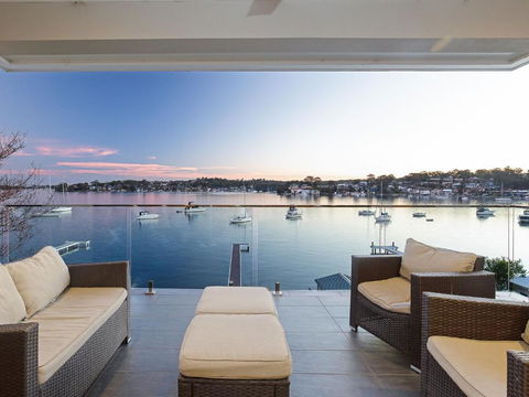 Absolute Waterfront Lakehouse Fishing Point Waterfront Pool Jetty - Perth Resorts 2