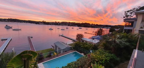 Absolute Waterfront Lakehouse Fishing Point Waterfront Pool Jetty - Perth Resorts 1
