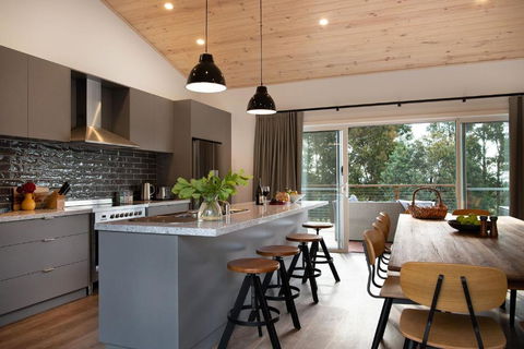 Acacia House - Accommodation Perth 2