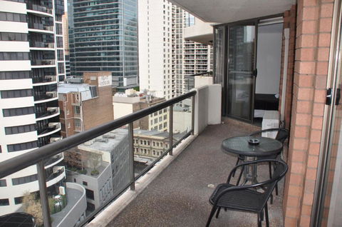Accommodation Sydney - Kent Street Sydney CBD Top Floor 2 Bedroom Apartment With Balcony - Accommodation Perth 2