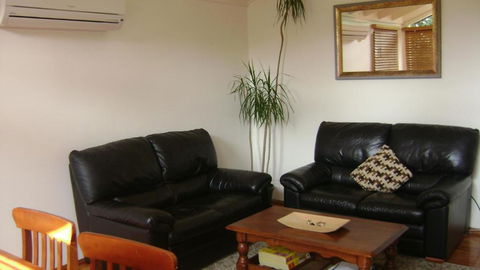Accommodation Sydney North - Forestville 4 Bedroom 2 Bathroom Pet Friendly House - Accommodation Perth 4