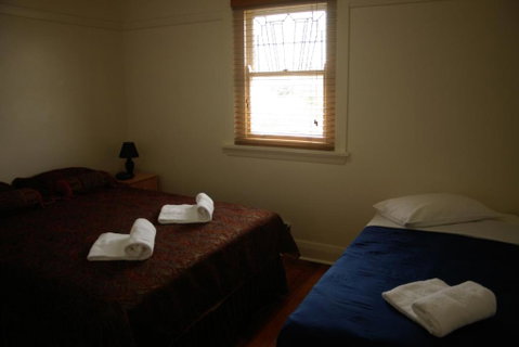 Accommodation Sydney Rockdale - 2 Bedroom Pet Friendly Budget Apartments With Balconies - Perth Resorts 4