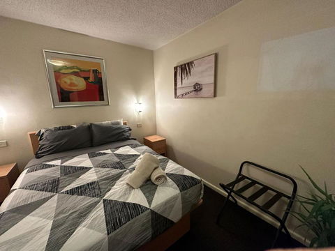 Acland Street Studio Apartment FREE PARKING - Accommodation Perth 1