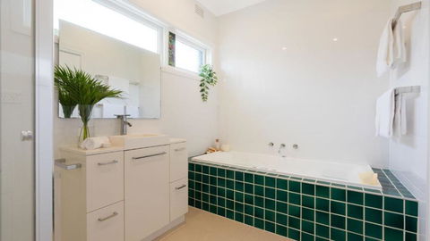 Adelong - Accommodation Perth 3