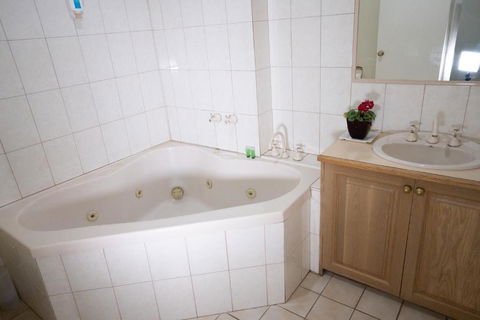 Admiralty Inn - Accommodation Perth 4