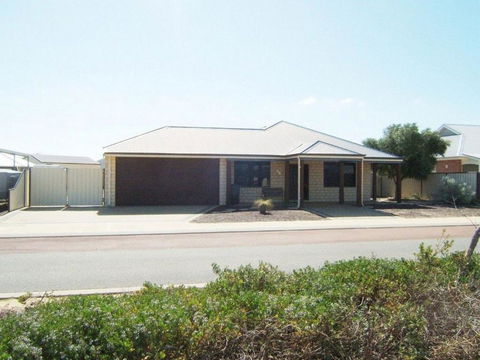 Adriana Retreat - Accommodation Perth 0
