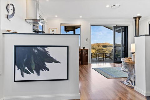 Affinity Luxury Studio With Spa And Amazing Views - Accommodation Perth 4