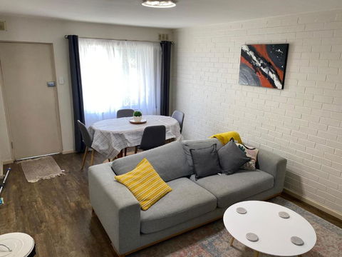 Affordable Inglewood Apartment+Pool - Accommodation Perth 3