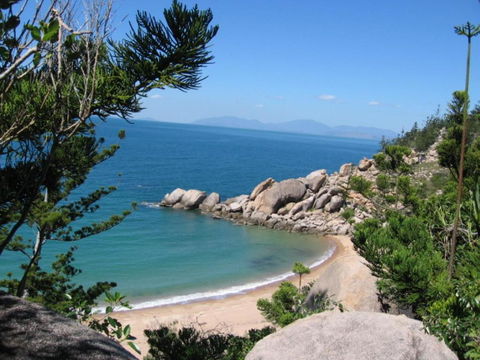 AFFORDABLE ISLAND ESCAPE! Queen Studio, Nelly Bay - Perth Resorts 3