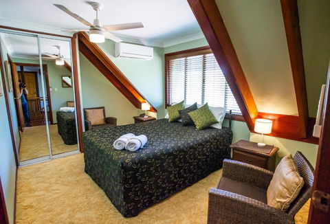 Ainslie Manor Bed And Breakfast - Accommodation Perth 2