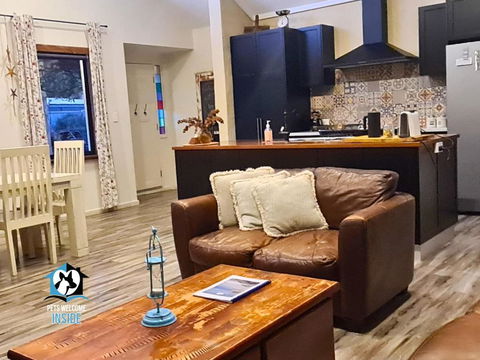 A Beautiful New Property, Walking Distance To The Beach In Esperance WA! - Accommodation Perth 1