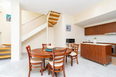 Absolutely Spacious APT Unit Between ANU And City - Accommodation Perth 2