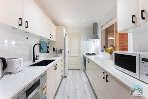 Aircabin - Seven Hills - Lovely - 3 Beds Townhouse - Accommodation Perth 2