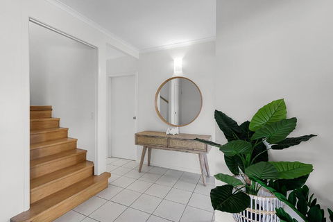 Airlie Views - Accommodation Perth 4