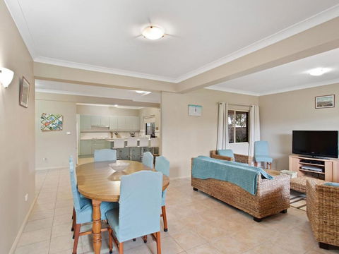Ajax Avenue 6 - Accommodation Perth 1