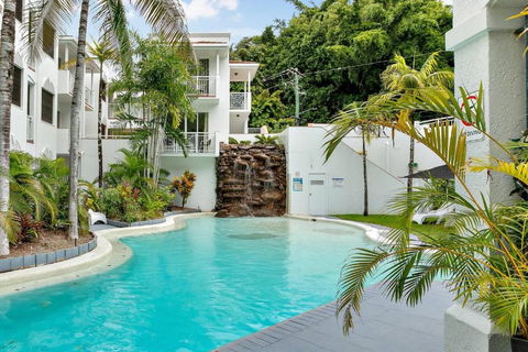 Alassio Poolside Resort - Palm Cove Beachfront Oasis - Accommodation Perth 0