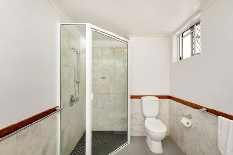 Alassio Poolside Resort - Palm Cove Beachfront Oasis - Accommodation Perth 2