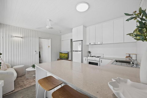 Alex Beachside Pet Friendly 2 Bed Apartment - Accommodation Perth 1