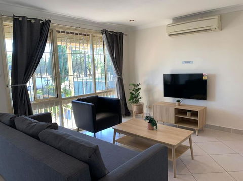 All In 3 Bedrooms,Fairfield West - Accommodation Perth 0