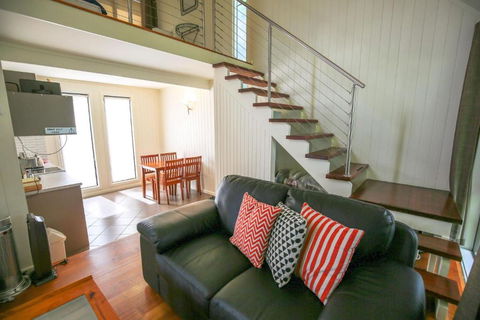 Allambie Cottages - Villa 2 - Accommodation Perth 3