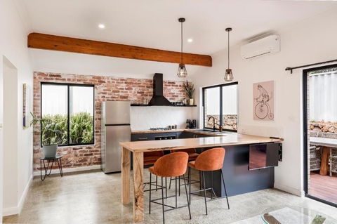 Alley Cats - Accommodation Perth 1