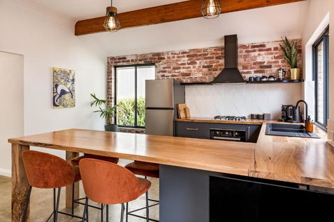 Alley Cats - Accommodation Perth 4