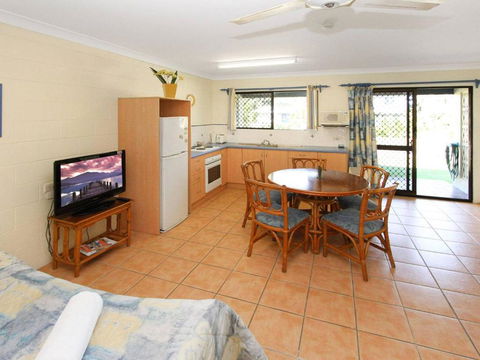 Alma Bay Holiday Unit 1 - Accommodation Perth 1