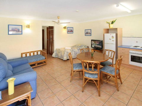 Alma Bay Holiday Unit 1 - Accommodation Perth 4