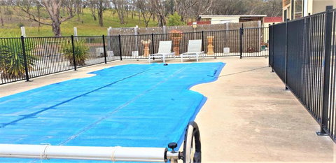 Alma Retreat, King Bed, Family, Pet Friendly - Accommodation Perth 0