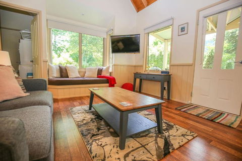 Alpine Arnica Cottage 1 - Accommodation Perth 1