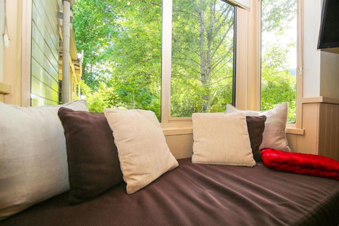 Alpine Arnica Cottage 1 - Accommodation Perth 3