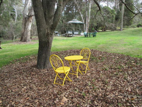 Alpine Riverside Cottages - Perth Resorts 3