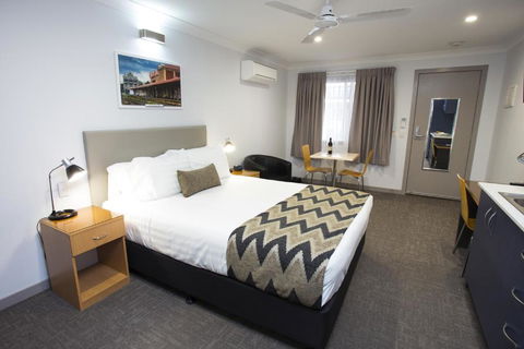 Altitude Motel Apartments - Accommodation Perth 2