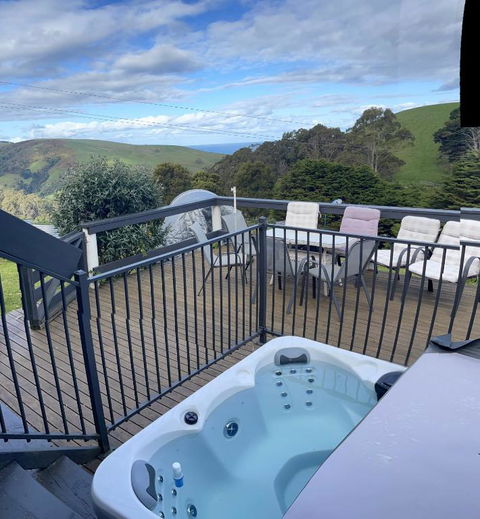 Alyeska Farm House - Accommodation Perth 0