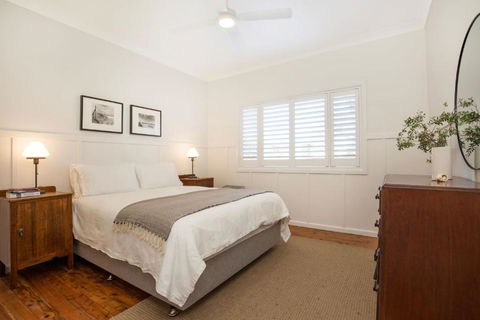 Amaroo - Pet Friendly - 2 Mins Walk To Beach - Outdoor Fireplace - Accommodation Perth 3