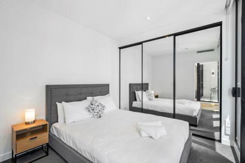 Amazing 1BR Apartment W Pool - Accommodation Perth 4