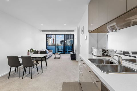Amazing Bay Views & Spacious In Southbank 2B2B1C - Accommodation Perth 4