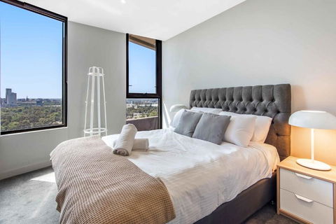 Amazing City Sea & Shrine View W Free Parking - Accommodation Perth 4