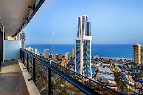 Amazing Location At Circle On Cavill - One Bedroom Self Contained Apartments - Privately Managed - Perth Resorts 0