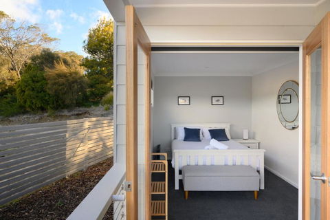 Ambience, A Stunning Holiday Retreat! - Accommodation Perth 3
