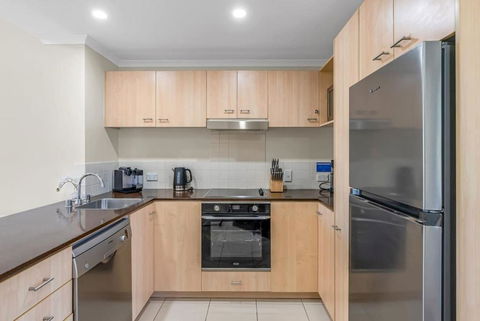 Amphora Palms - By Reef Stays - Accommodation Perth 2