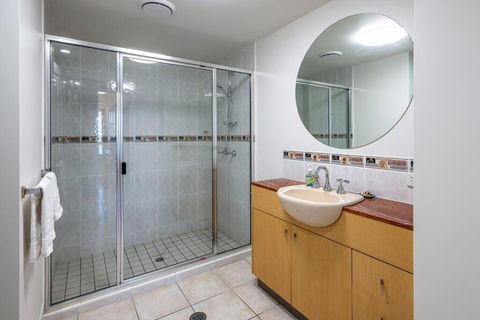 An Adorable Apartment On Abbott - Stunning Views - Accommodation Perth 1