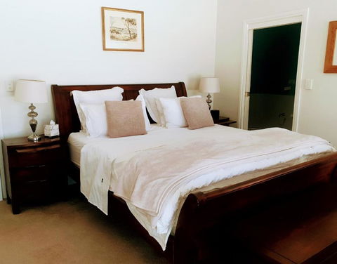 Angaston Lodge - Accommodation Perth 3