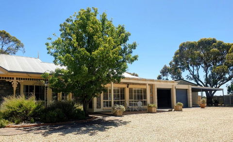 Angaston Lodge - Accommodation Perth 0