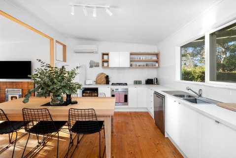Anglesea Beach House 2 - Perth Resorts 1