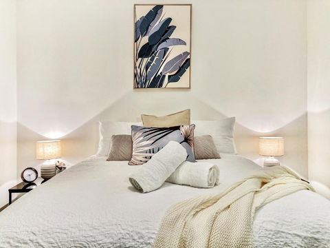 Amazing River View - 3 Bedroom Apartment - Brisbane CBD - Netflix - Fast Wifi - Carpark - Accommodation Perth 1