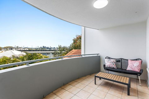 Albion Convenient Hideaway With Parking & Balcony - Accommodation Perth 4