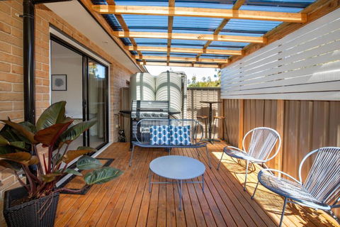 Alkira - Pet Friendly - 4 Mins Walk To Beach - Accommodation Perth 0